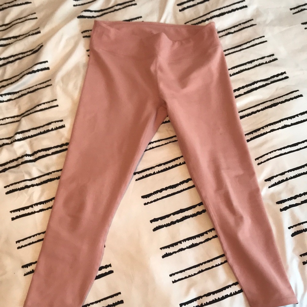 Mid rise power hold Capri